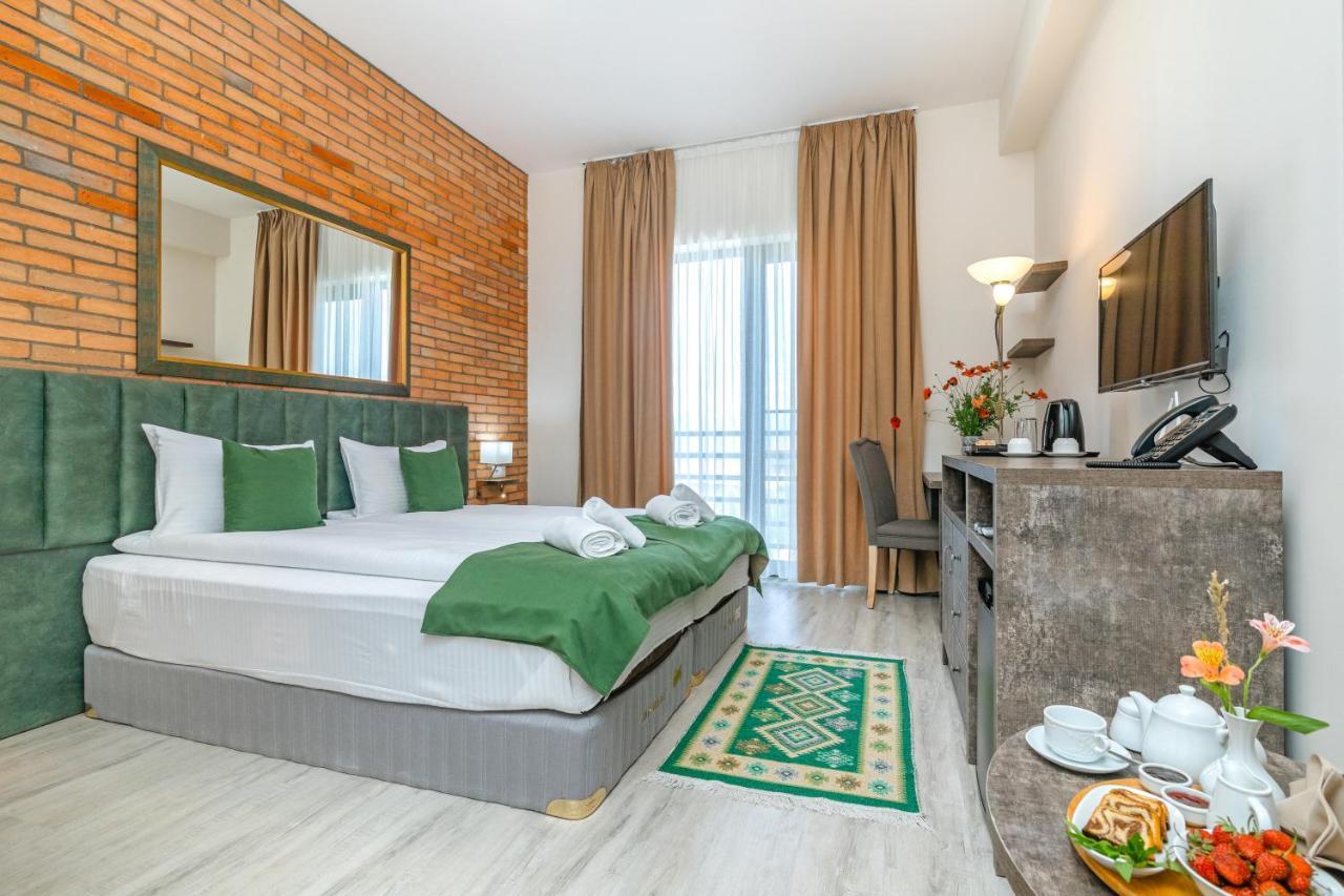 Chateau Mosmieri Hotel & Winery Телави Екстериор снимка