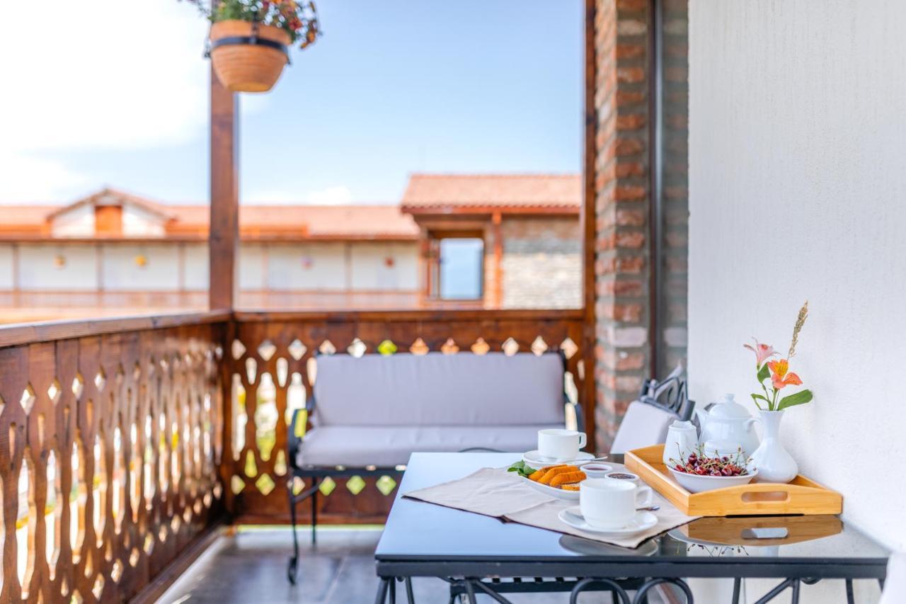 Chateau Mosmieri Hotel & Winery Телави Екстериор снимка