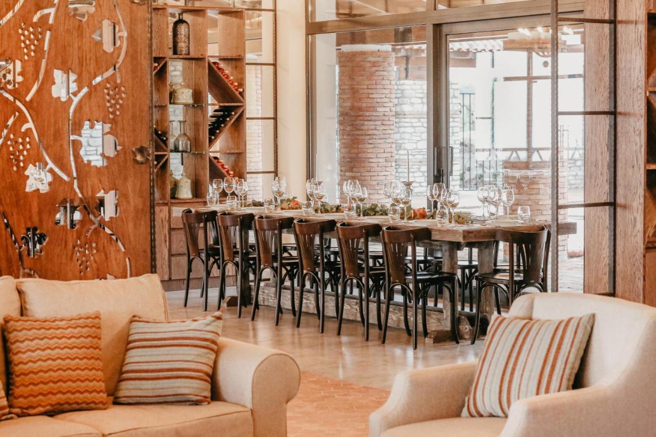 Chateau Mosmieri Hotel & Winery Телави Екстериор снимка