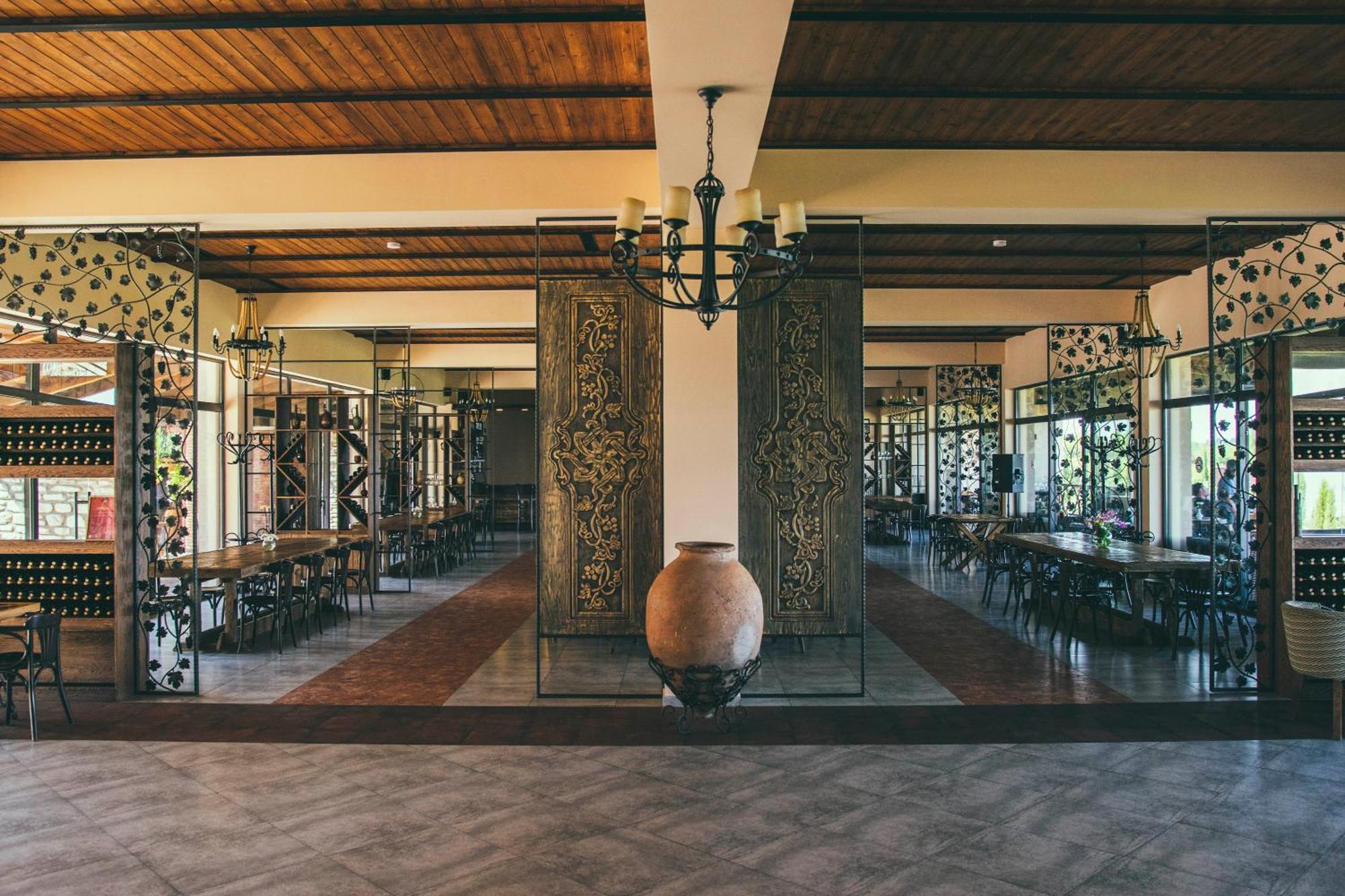 Chateau Mosmieri Hotel & Winery Телави Екстериор снимка