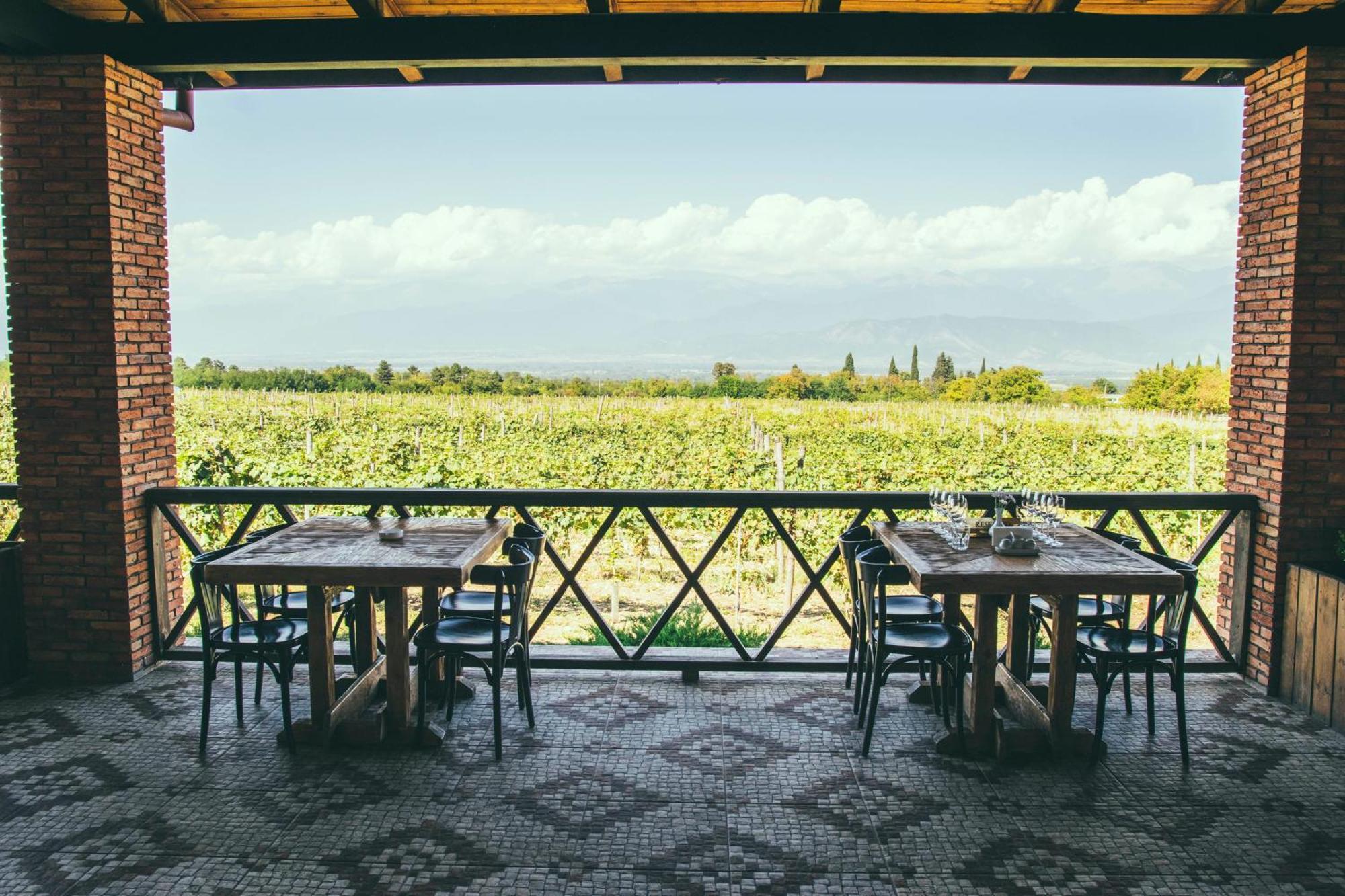 Chateau Mosmieri Hotel & Winery Телави Екстериор снимка