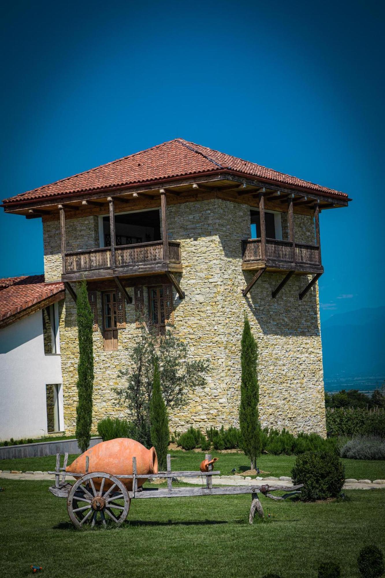 Chateau Mosmieri Hotel & Winery Телави Екстериор снимка