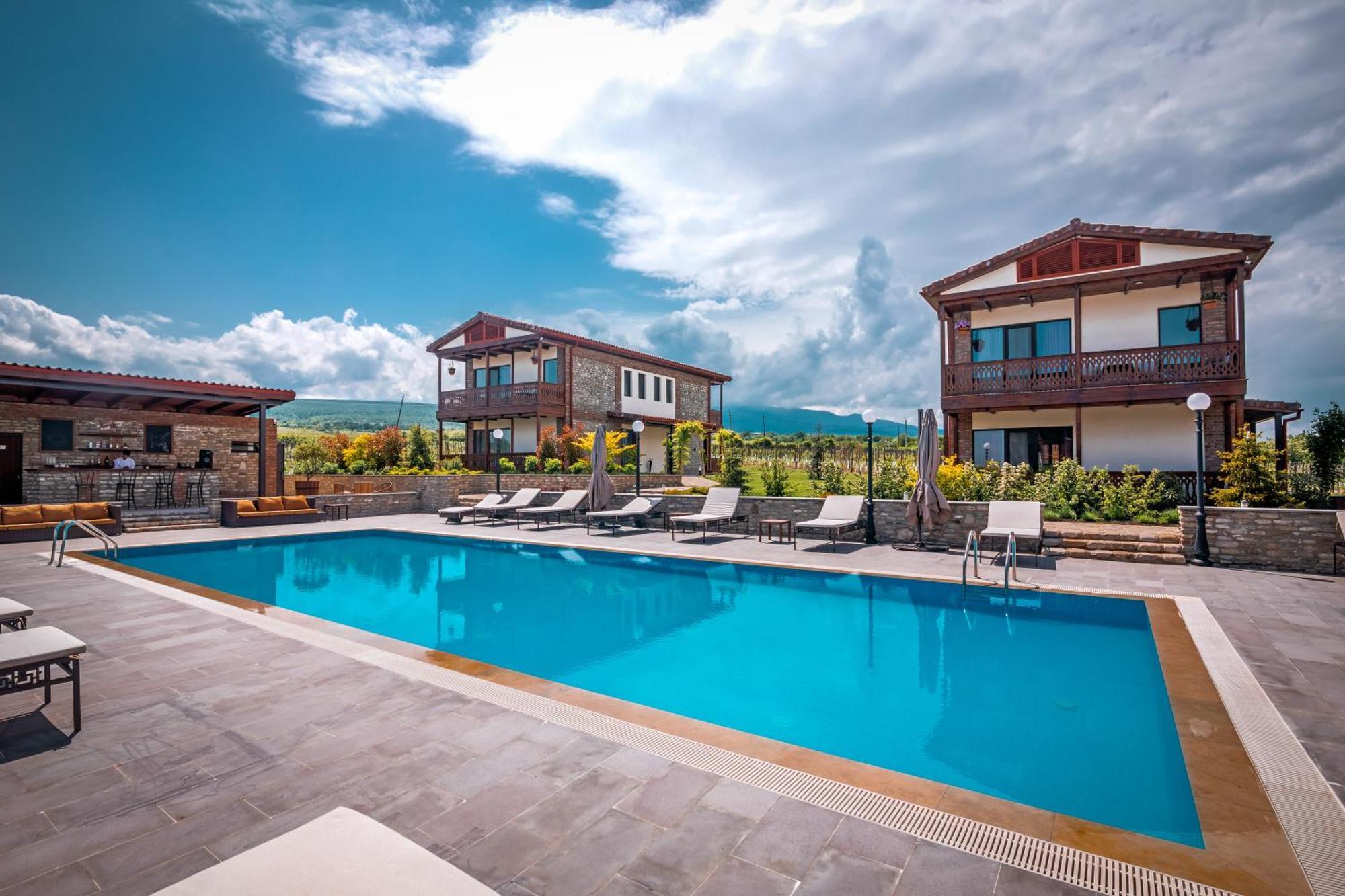 Chateau Mosmieri Hotel & Winery Телави Екстериор снимка