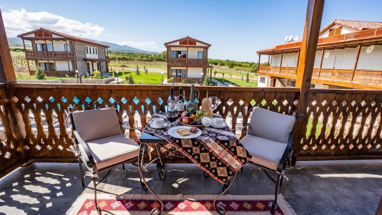 Chateau Mosmieri Hotel & Winery Телави Екстериор снимка