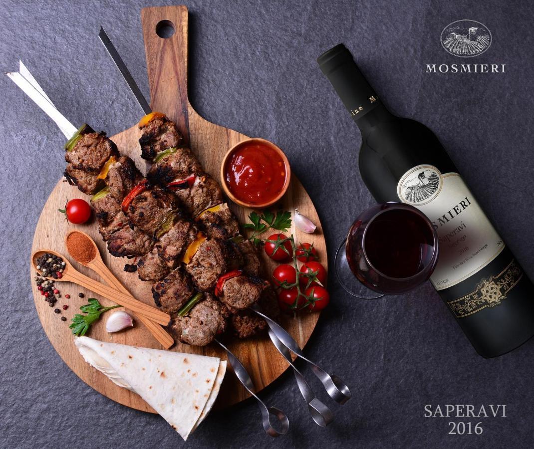 Chateau Mosmieri Hotel & Winery Телави Екстериор снимка