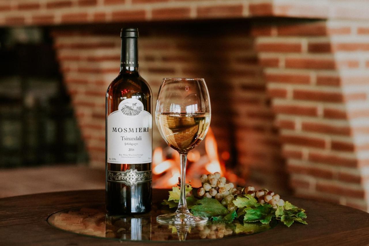 Chateau Mosmieri Hotel & Winery Телави Екстериор снимка