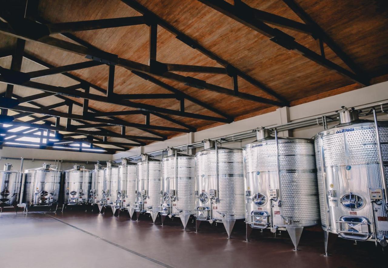 Chateau Mosmieri Hotel & Winery Телави Екстериор снимка