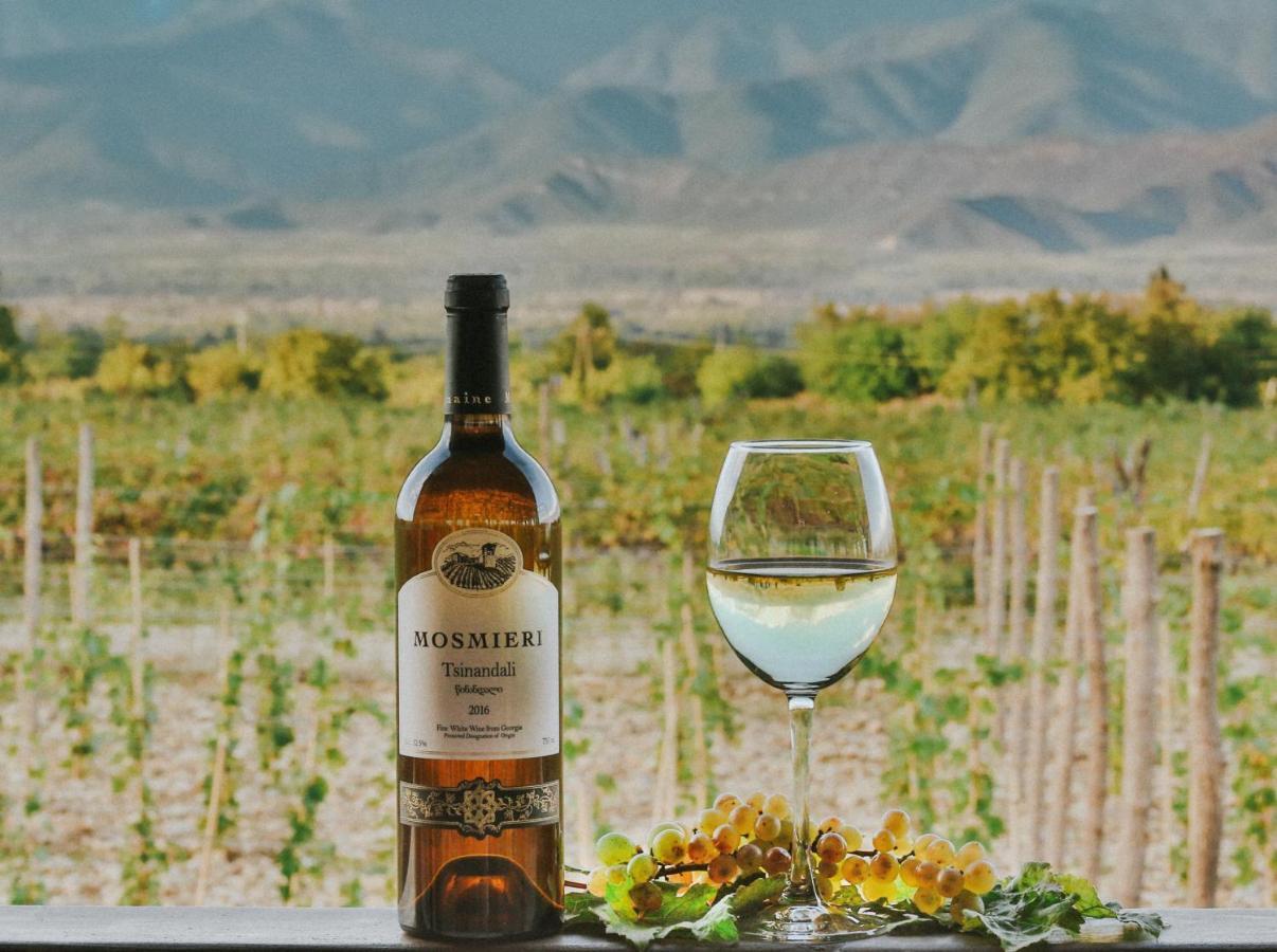 Chateau Mosmieri Hotel & Winery Телави Екстериор снимка